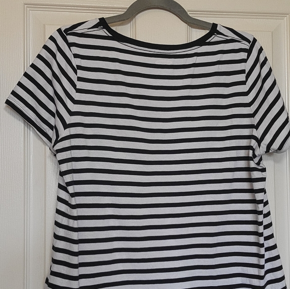 Old Navy Black and White Striped Tee - Picture 3 of 3